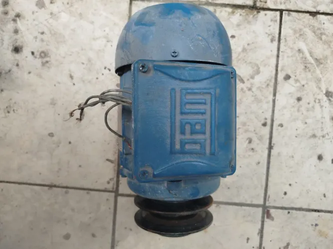 Vendo um motor da Weg de 1,5 CV