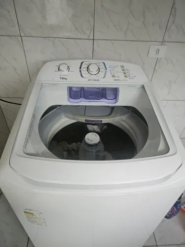 Lavadora de Roupas Electrolux LAC16 de