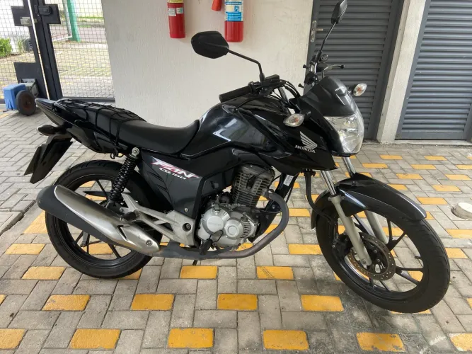 Moto Honda fan 2023 único dono