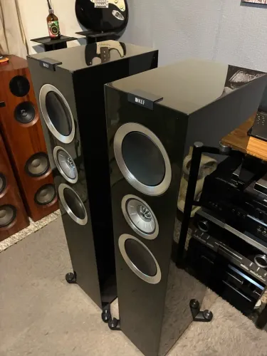 CAIXAS TORRE HI-FI - KEF R700 - BLACK PIANO 