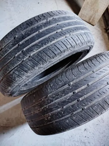 Vendo dois pneus a medida 205 60 16 original continental faço rolo chama no z mim