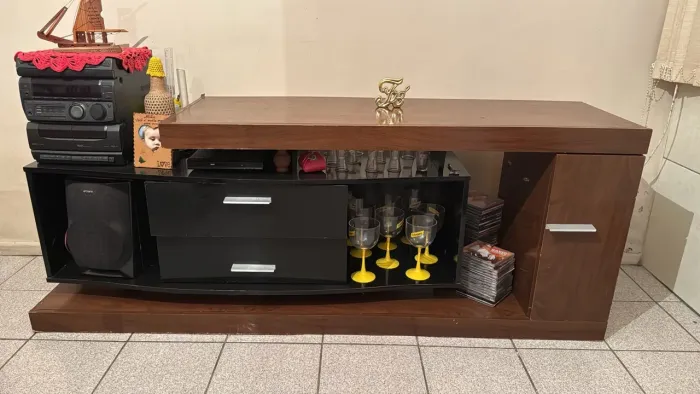 Rack p/TV Moderno Bicolor - Oportunidade Única!