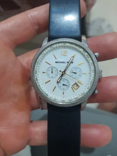 Vendo um relógio MK funcionando perfeitamente