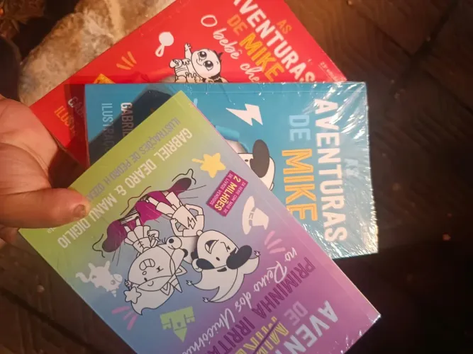 LIVRO AS AVENTURAS DE MIKE