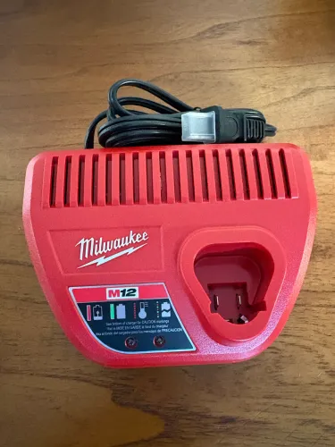 Carregador Milwaukee 12v original