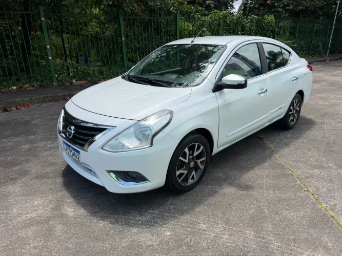 Nissan Versa Unique 1.6 16V Flexstart 4P Aut. 2017