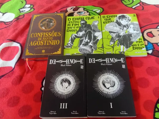 Mangás e livro