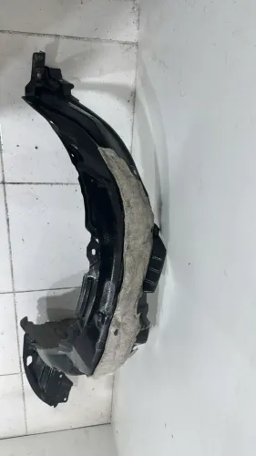 Parabarro Yaris Lado Direito 