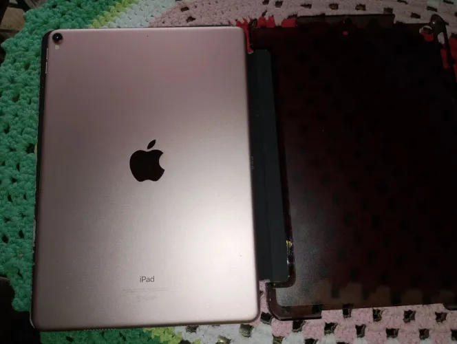 iPad Pro (10,5 Pol) 64GB Rosé Novíssimo.