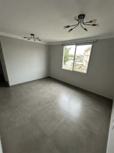 Apartamento com 2 quartos com VAGA - Reformado