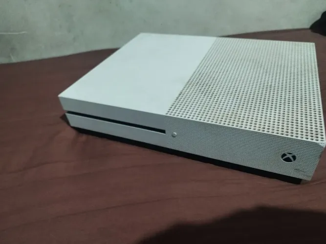 Vendo Xbox One S