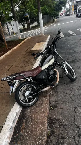 Intruder 125 2013 customizada 