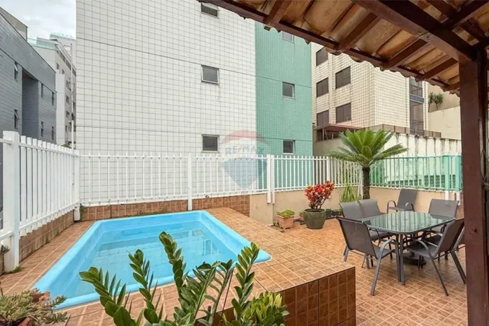 Cobertura à venda no Buritis - 4 quartos, 2 vagas e piscina