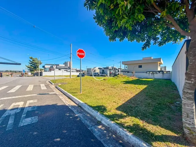Terreno plano de esquina à venda, 268 m² por R$ 586.000 - Reserva Aruana - São José dos Ca
