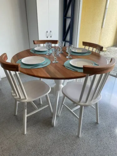 Conjunto de Mesa Redonda Milena com 4 Cadeiras Eucalipto Branco/Natural