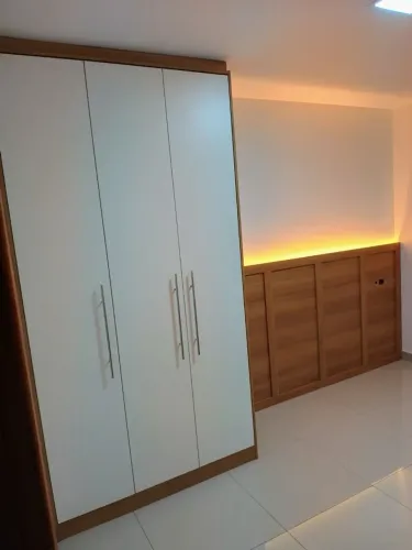 Roupeiro e Cabeceira/Cama/Sofá e mesa de Jantar/Geladeira