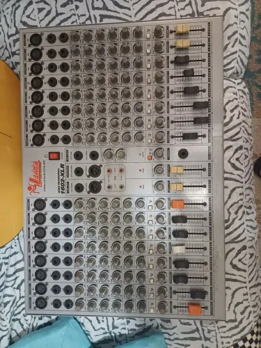 Mesa de som - Leacs 1602-XLR