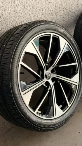 JOGO DE RODAS DO AUDI Q5 ARO 21 EM ESTADO DE NOVO!