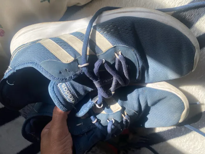 Tênis Adidas