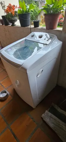 Lavadora de roupas Electrolux LT 12B, 12 Kg.