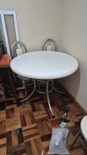 Conjunto Mesa Redonda Tubular + 4 Cadeiras (Ideal para Cozinhas)