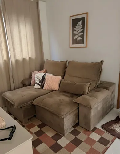 Vendo esse lindíssimo sofá retrátil de mola ensacada