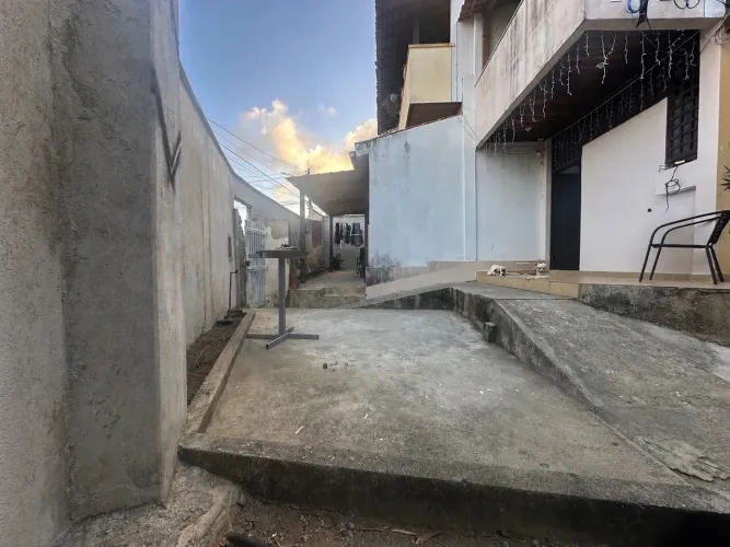 CASA NO SAMAMBAIA