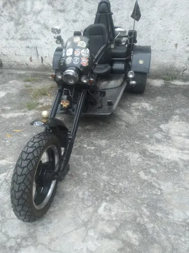 Vendo triciclo bem cuidado