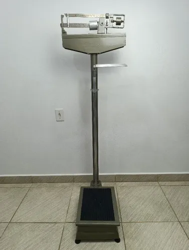 Balança mecânica antiga 