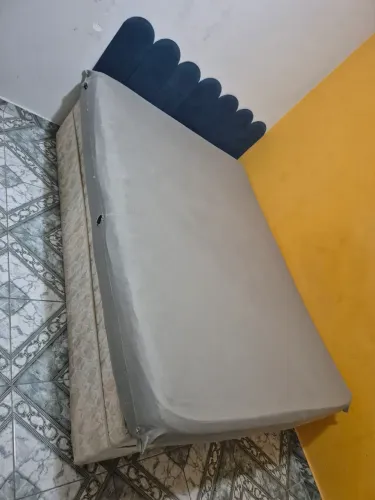 Cama madeira c colchão bem fofinho