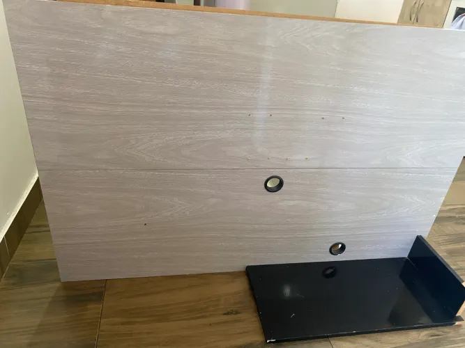 Rack de parede, em ótimo estado, parcela em até 2 vezes no cartão, sem juros.