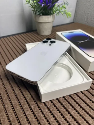 iPhone 14 Pro Max branco
