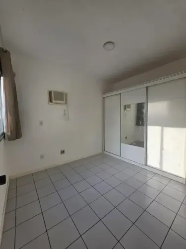 CONDOMINIO BOSQUE DOS INGLESES, EM FRENTE A FAMETRO, 3 QTOS !!