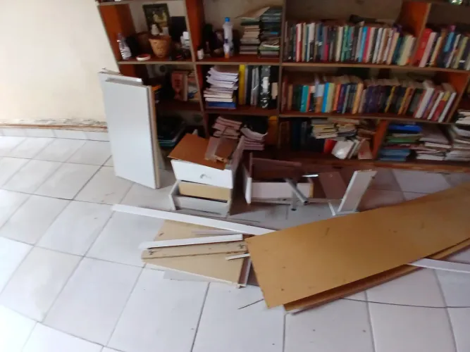 Vendo um Guarda Roupa usado e desmontado