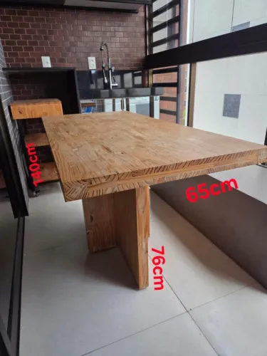 Mesa de jantar em pinus