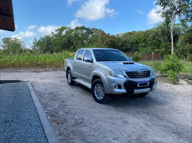 Toyota Hilux CD SRV D4-d 4X4 3.0 TDI Diesel AUT 2012