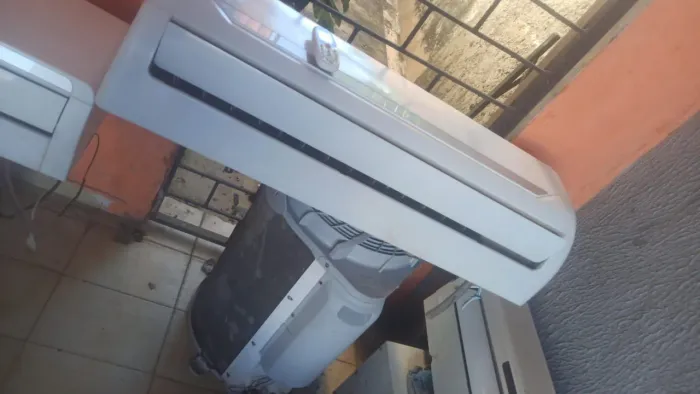 PARA VENDER LOGO SPLIT MIDEIA 24 MIL BTUS JA HIGIENIZADA GAS RECOLHIDO 3 MES DE GARANTIA!!