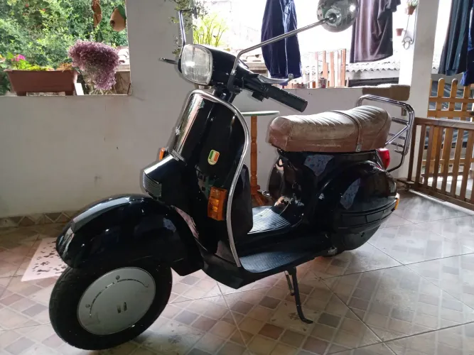 Muito Nova apta a placa preta toda original como saiu da fábrica