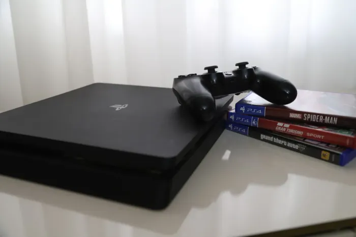 Play Statio 4 Slim 1TB