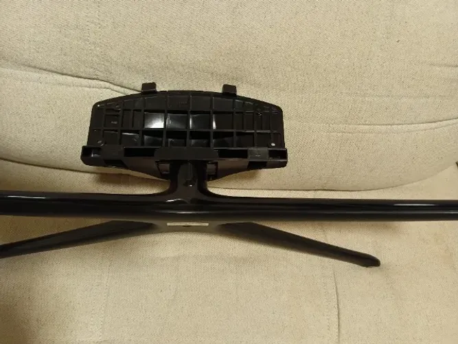 Base/Pé para TV Samsung de 46 polegadas. Garanta a estabilidade e segurança da sua TV.