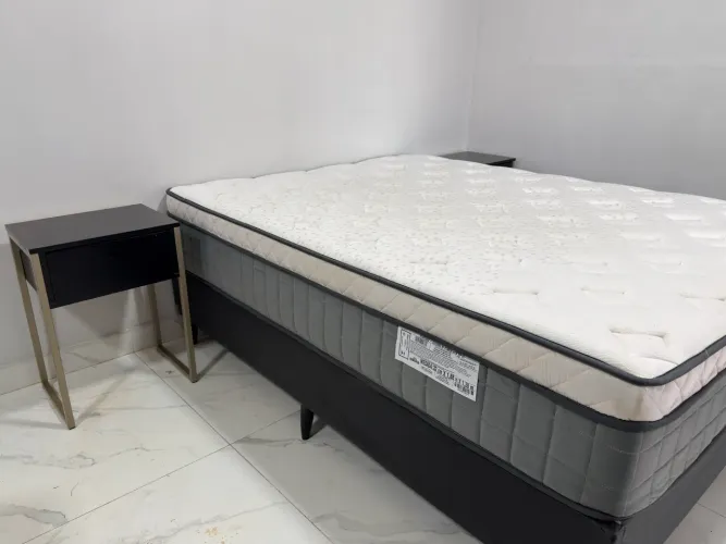 Cama de Casal com Colchão D33 e Cabeceiras em Estilo industrial