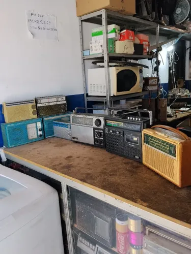 Lote de rádio antigo