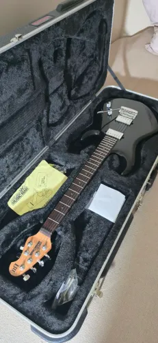 Music man luke III 
