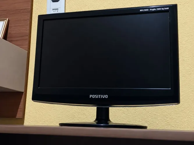 Monitor Gamer 60hz TFT, mais detalhes na descrição.