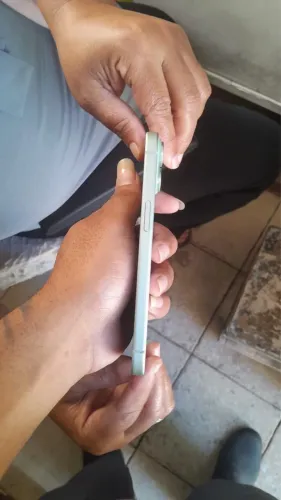 Vende-se iPhone 15 