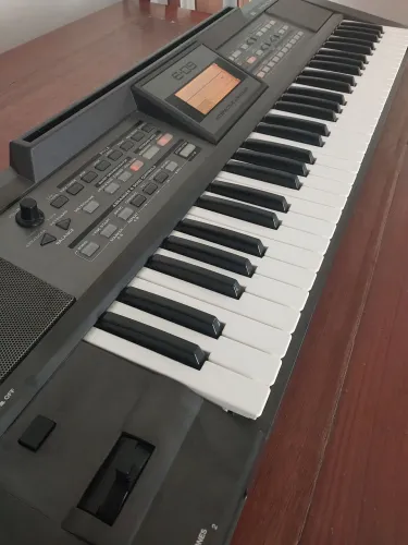 Teclado ROLAND E 09