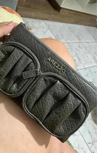 Bolsa de ombro estilo carteira Arezzo 