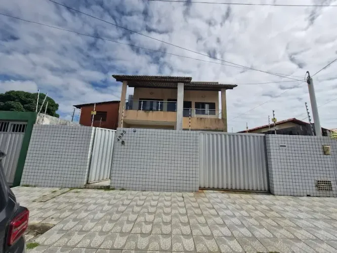 Casa duplex para venda possui 200 metros quadrados com 4 quartos em Neópolis - Natal - RN