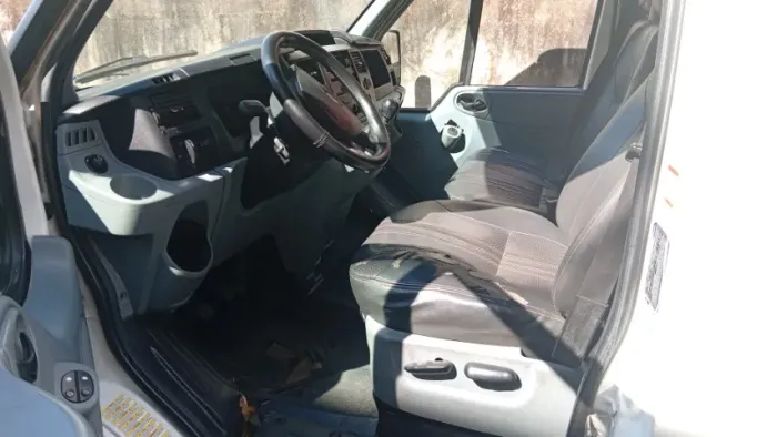 Ford Transit Furgão 3330 2.4 Tdci Curto Dies. 2011