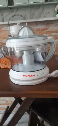 ESPREMEDOR DE LARANJA MONDIAL 220V NOVA 